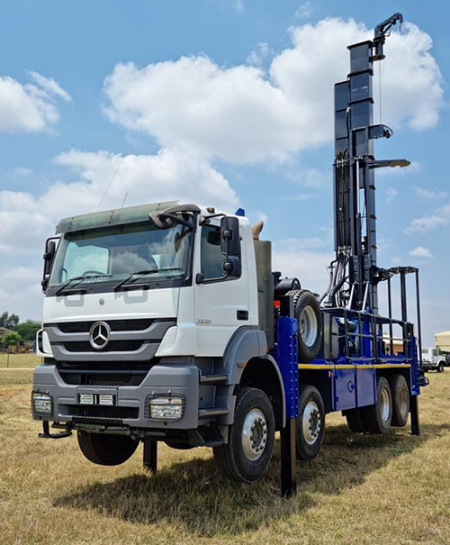 drilling borehole well ding water 2